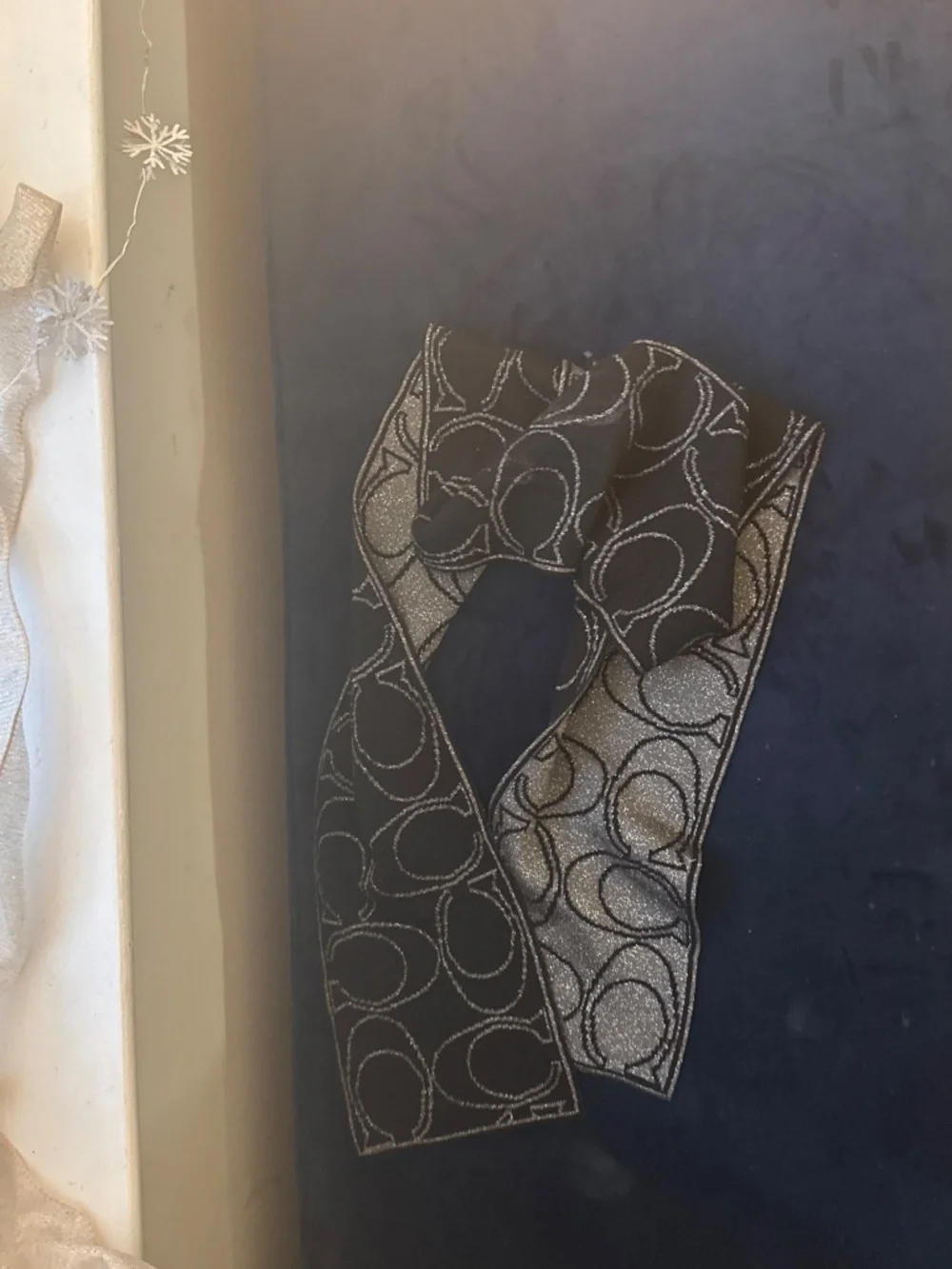 Coach reversible scarf - Picture 4 of 4